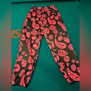 PREPPY SMILIE FACE PANTS